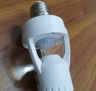 Infrared Motion Sensor Lamp Holder – 360° Smart Light Socket with Automatic On/Off Detection